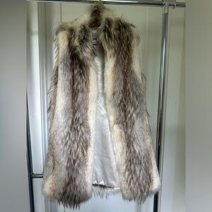 Donna Salyers Fabulous Furs Size L Ivory Arctic FOX 100% FAUX Fur Vest Coat